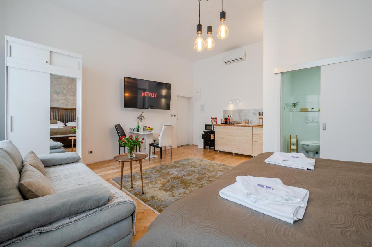 Premium Wenceslas Square Apartments Praag Buitenkant foto